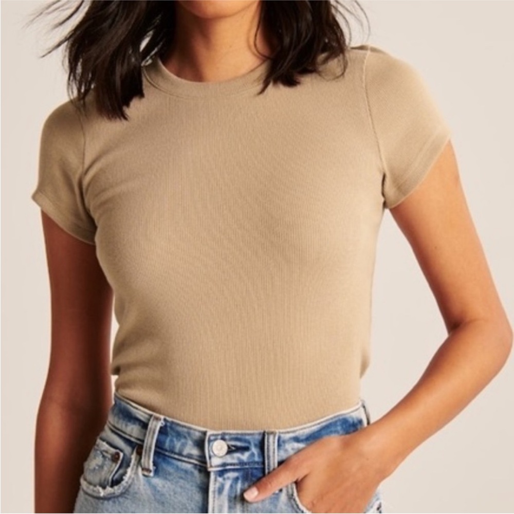 Time and Tru | Tan ribbed Fitted Short Sleeve crewneck T-Shirt